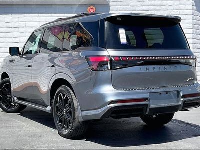 2026 INFINITI QX80 — side profile view