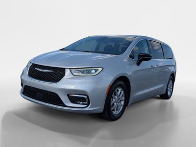 2024 Chrysler Pacifica — detail view