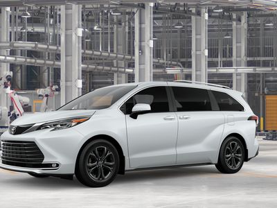 2026 Toyota Sienna — side profile view