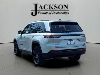 2025 Jeep Grand Cherokee — rear three-quarter view