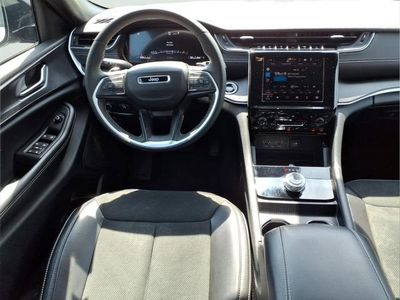 2025 Jeep Grand Cherokee — interior view
