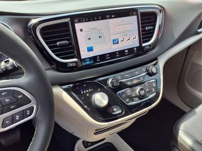 2024 Chrysler Pacifica — detail view