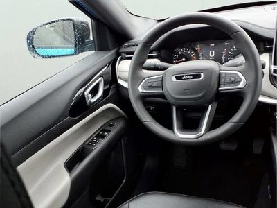 2025 Jeep Compass — detail view