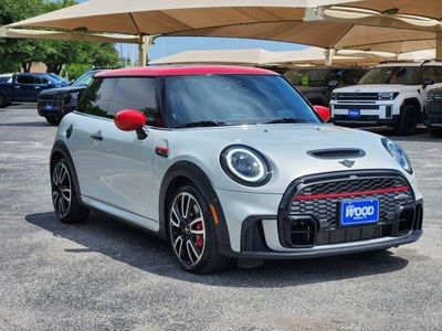2023 MINI Hardtop — rear three-quarter view