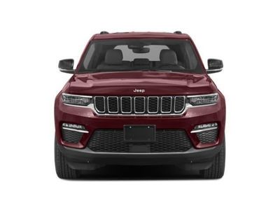 2023 Jeep Grand Cherokee — interior view