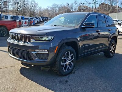 2025 Jeep Grand Cherokee — side profile view