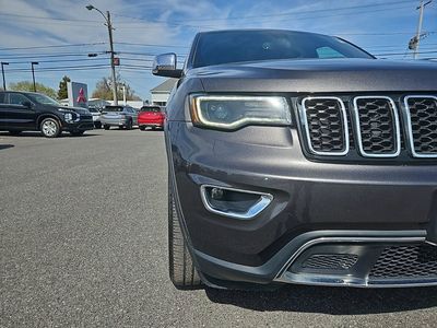 2020 Jeep Grand Cherokee — interior view