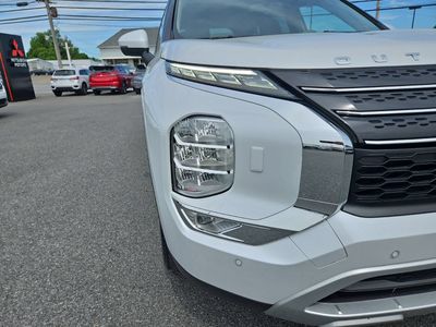 2024 Mitsubishi Outlander — interior view