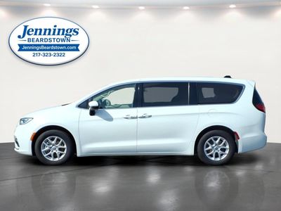 2023 Chrysler Pacifica — side profile view