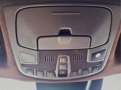 2021 Lincoln Navigator — interior view