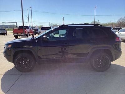 2022 Jeep Cherokee — side profile view