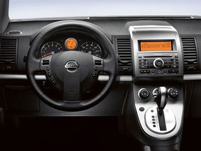 2009 Nissan Sentra — interior view