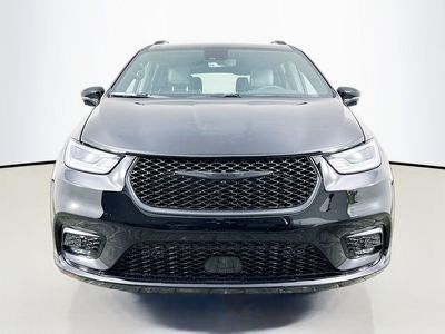 2026 Chrysler Pacifica — side profile view