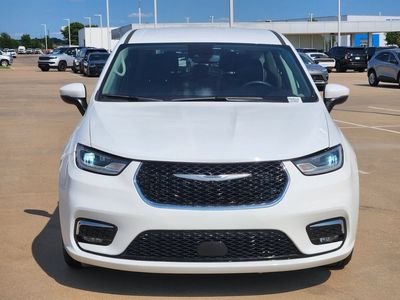 2023 Chrysler Pacifica — side profile view