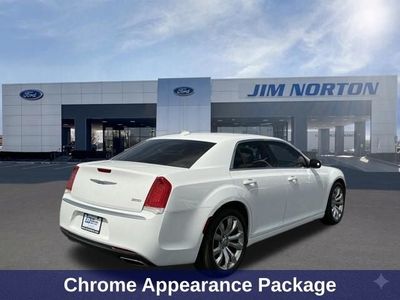 2018 Chrysler 300 — interior view