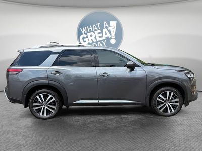 2025 Nissan Pathfinder — side profile view