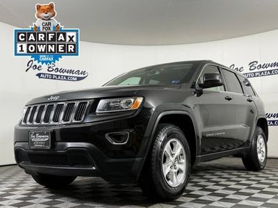 2016 Jeep Grand Cherokee — rear three-quarter view