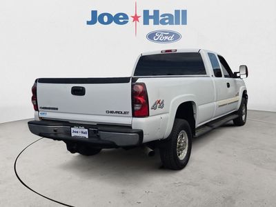 2004 Chevrolet Silverado — detail view