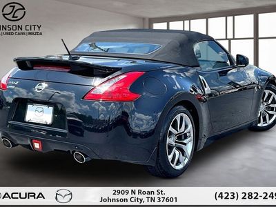 2014 Nissan 370Z — side profile view
