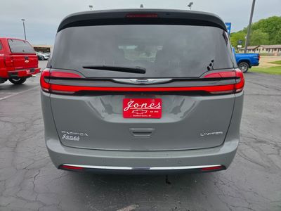 2023 Chrysler Pacifica — interior view