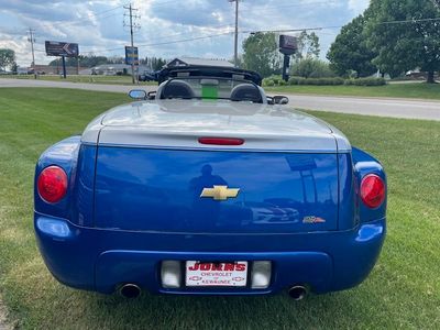 2004 Chevrolet SSR — detail view