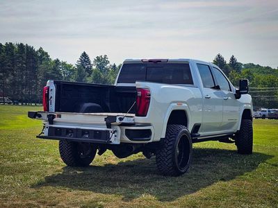 2024 GMC Sierra 2500 HD — detail view