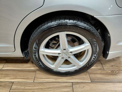 2010 Ford Fusion — detail view
