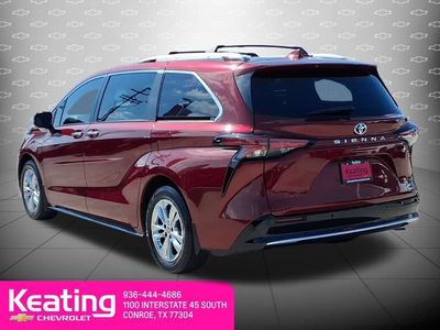 2022 Toyota Sienna — side profile view