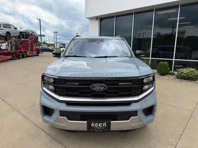 2025 Ford Expedition — side profile view