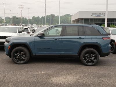 2026 Jeep Grand Cherokee — side profile view