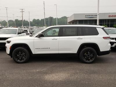 2026 Jeep Grand Cherokee — side profile view