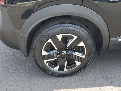 2025 Nissan Kicks — detail view