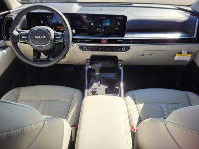 2025 Kia Sorento — side profile view