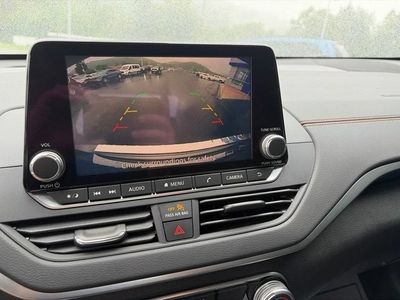 2020 Nissan Altima — detail view