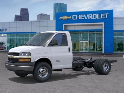 2025 Chevrolet Express Commercial Cutaway — side profile view