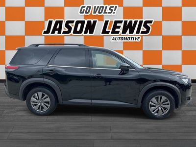 2025 Nissan Pathfinder — side profile view