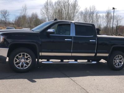 2017 GMC Sierra 1500 — interior view