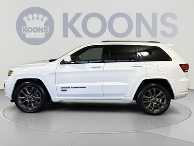 2016 Jeep Grand Cherokee — side profile view