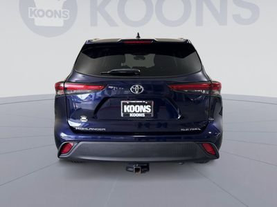 2021 Toyota Highlander — interior view
