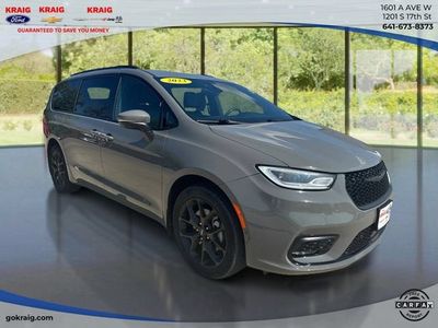 2023 Chrysler Pacifica — rear three-quarter view