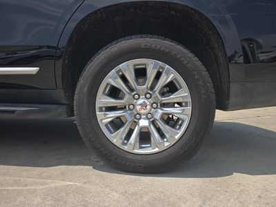 2025 GMC Yukon — detail view