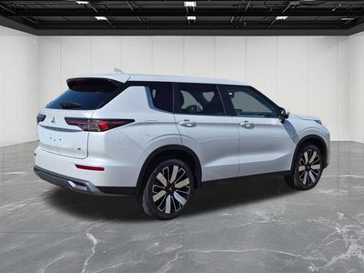2026 Mitsubishi Outlander — detail view