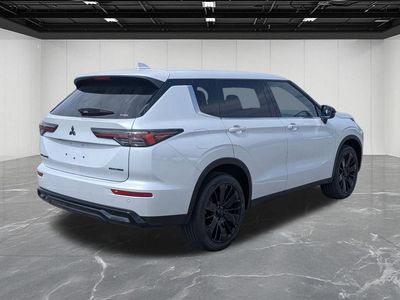 2026 Mitsubishi Outlander — detail view