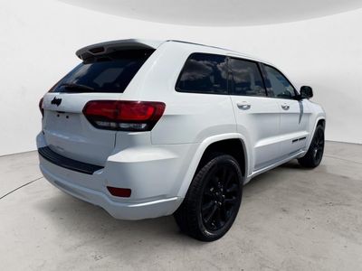 2017 Jeep Grand Cherokee — detail view