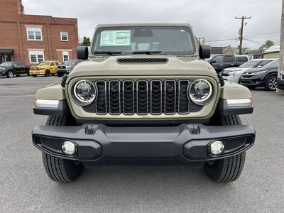 2026 Jeep Gladiator — side profile view