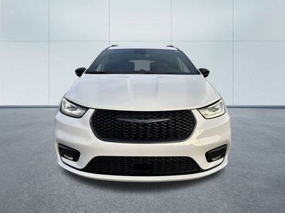 2026 Chrysler Pacifica — side profile view