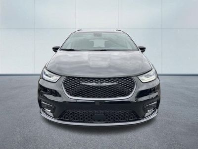 2026 Chrysler Pacifica — side profile view