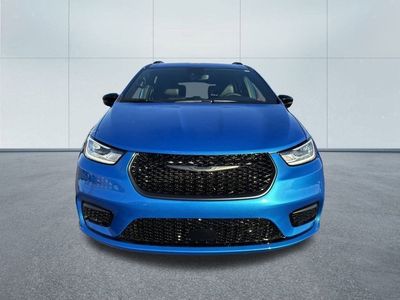 2026 Chrysler Pacifica — side profile view