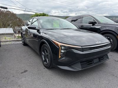 2025 Kia K4 — side profile view