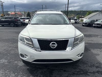 2014 Nissan Pathfinder — side profile view